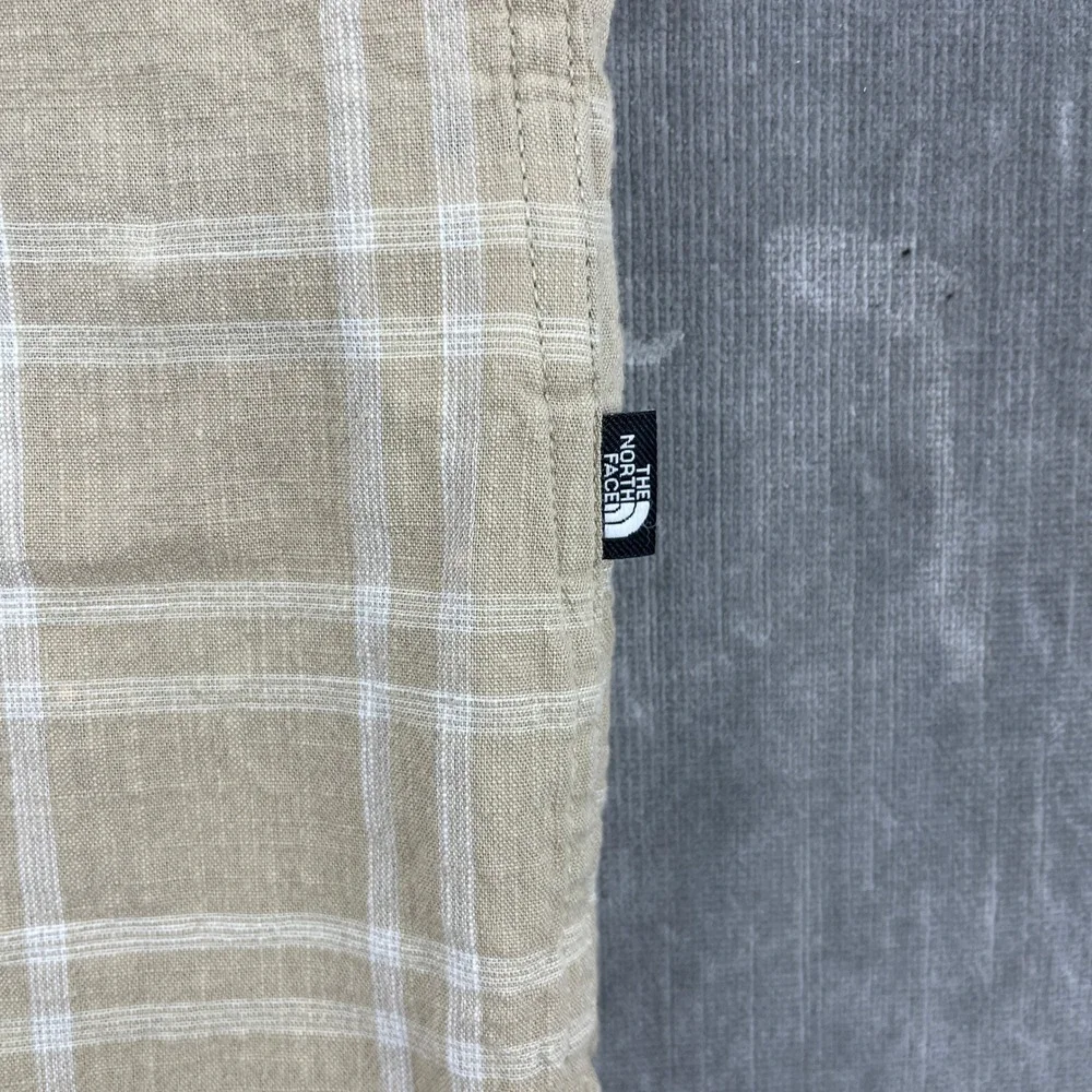 The North Face Mens Large Tan Plaid Short Sleeve Button Down Shirt Casual